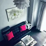 Orchidea New Slavia ミエンジズドロイェ